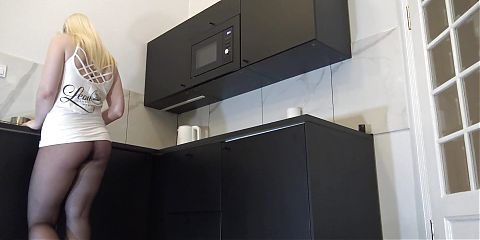Big Tits Big Ass Hot Tall Blonde Amateur Wife Experience in the Kitchen for Porn Casting in Homemade Mode